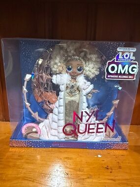 L.O.L. Surprise! 2021 Collector’s Edition: NYE Queen Doll - Gold & White Fur